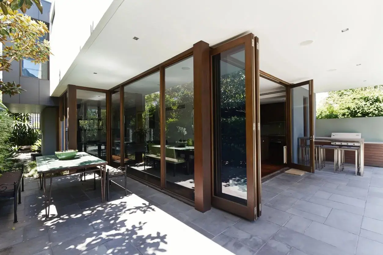 Glass Shower Doors: Long-Lasting Beauty and Durability